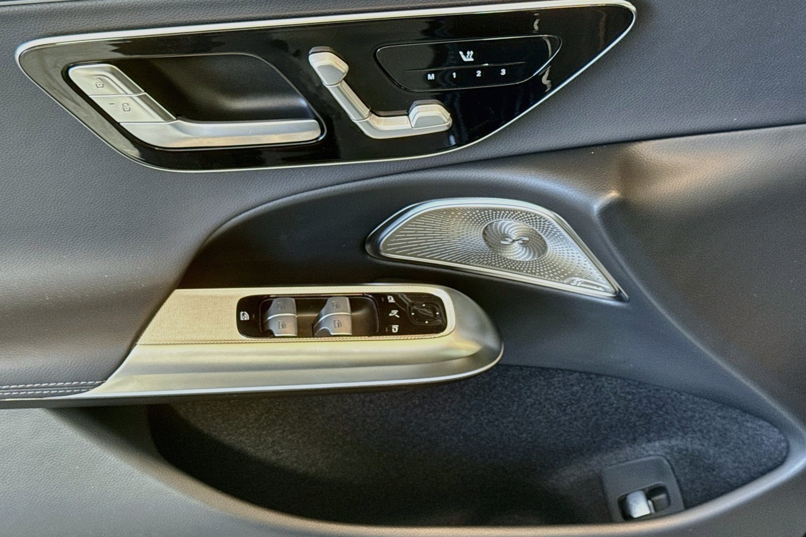 New 2027 Obsidian Black Metallic Mercedes-Benz E 450 image 16