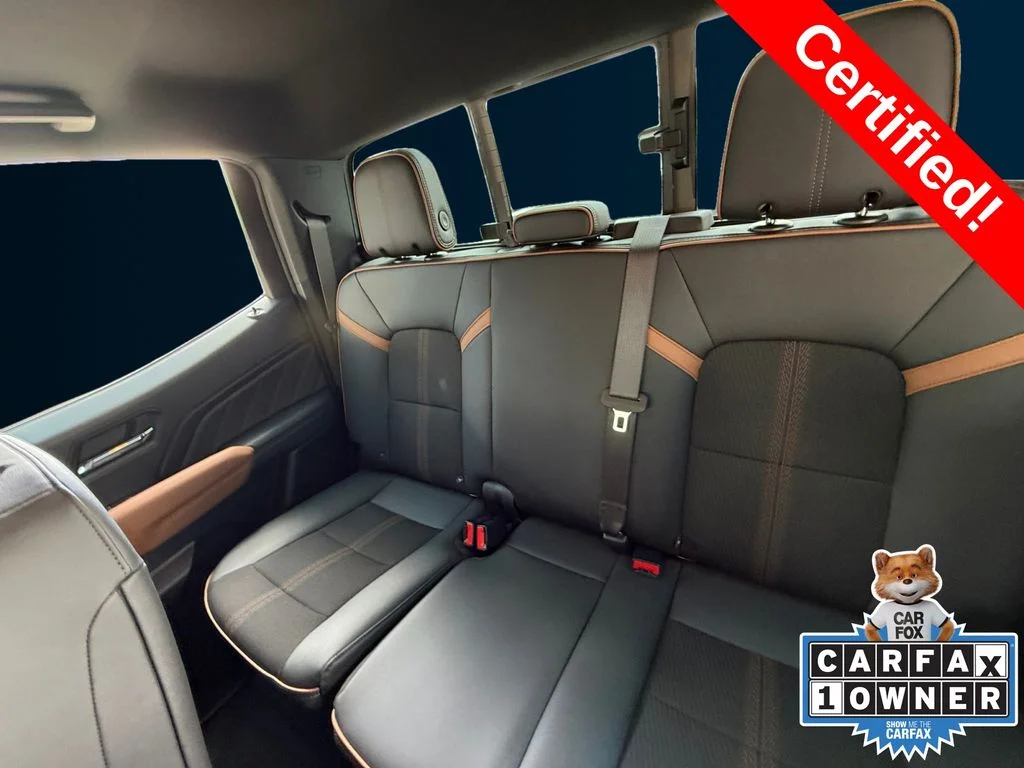 Used 2025 White GMC AT4 image 16