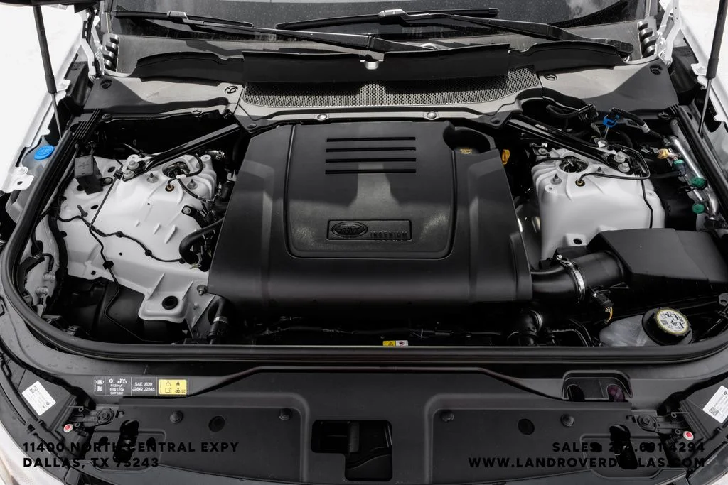 New 2026 Fuji White Land Rover Dynamic SE image 61