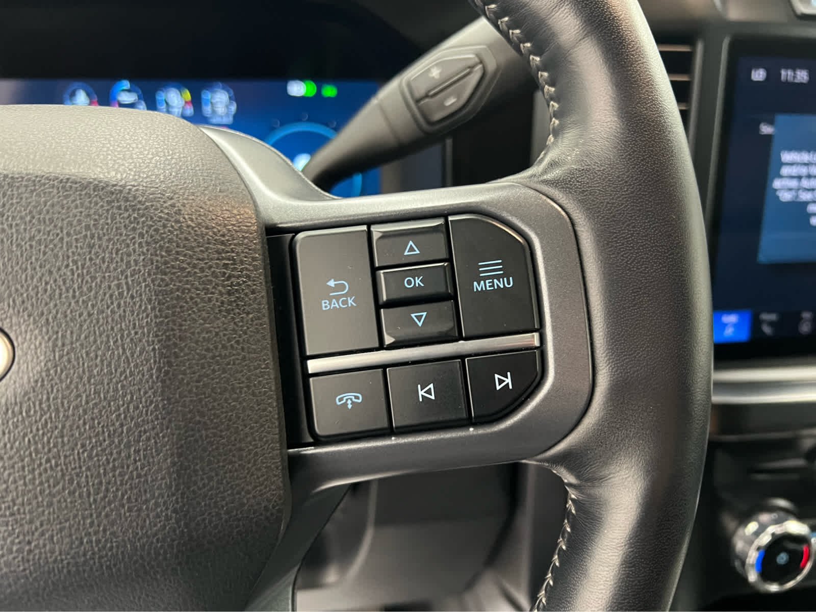 Used 2024 Carbonized Gray Metallic Ford LARIAT image 19