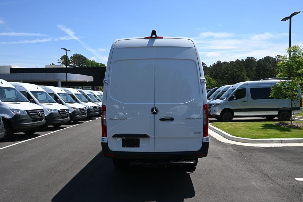 New 2026 Arctic White Mercedes-Benz Cargo 170 WB image 25