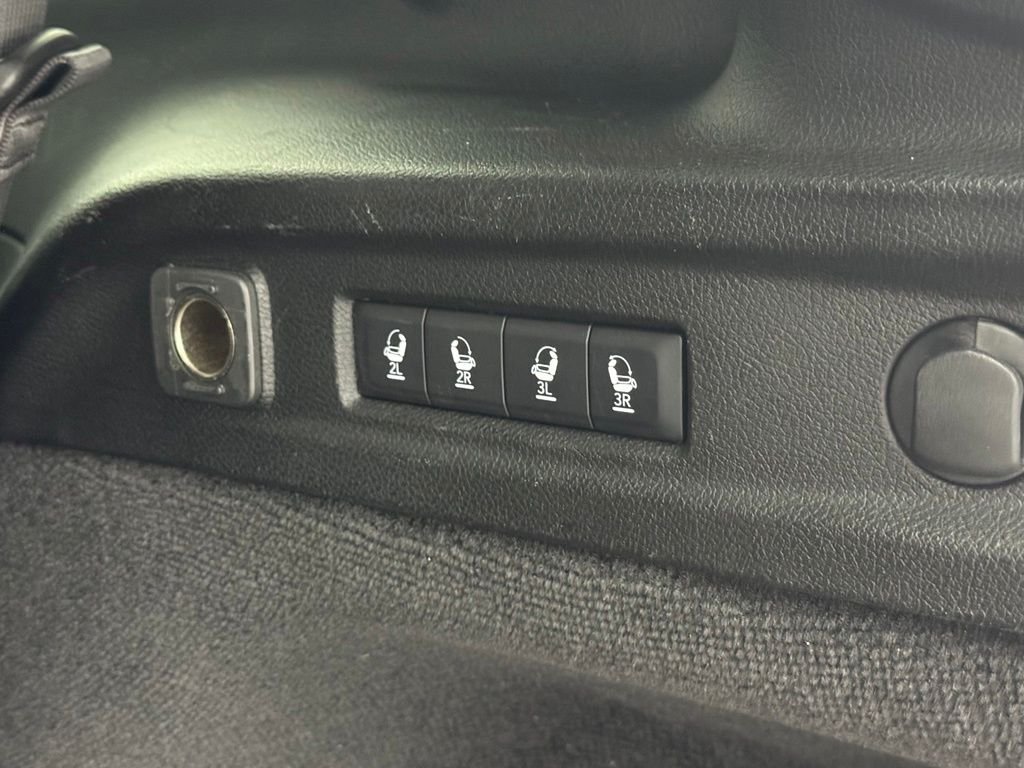 Used 2022 Velvet Red Pearlcoat Jeep Overland image 12