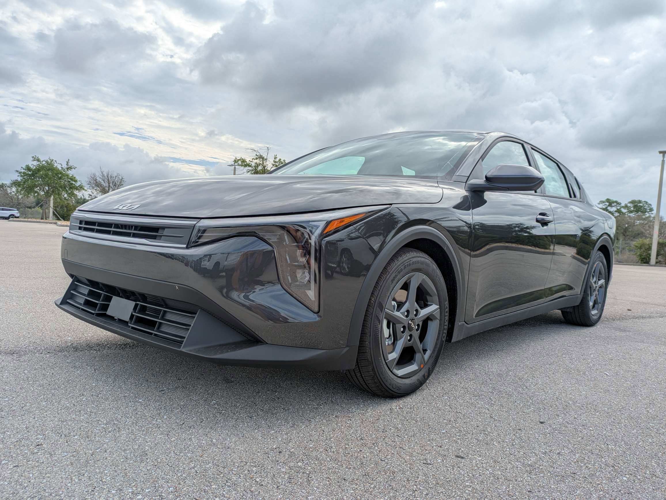 New 2026 Interstellar Gray Kia LXS image 9