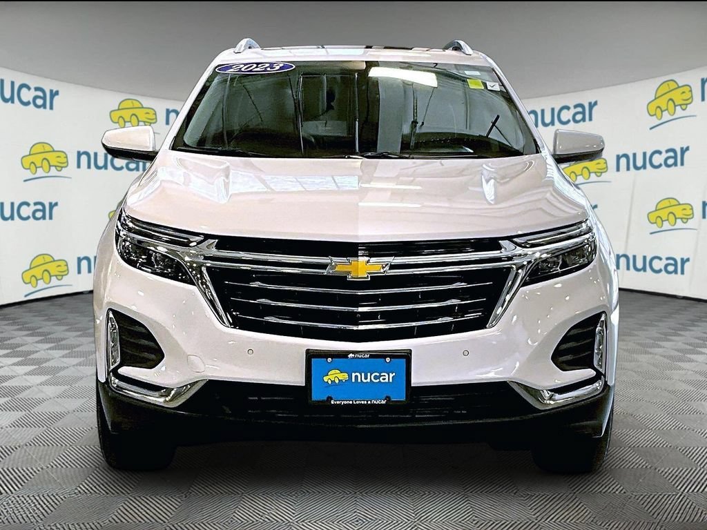 Used 2023 IRIDESCENT PEARL TRICOAT Chevrolet Premier image 2
