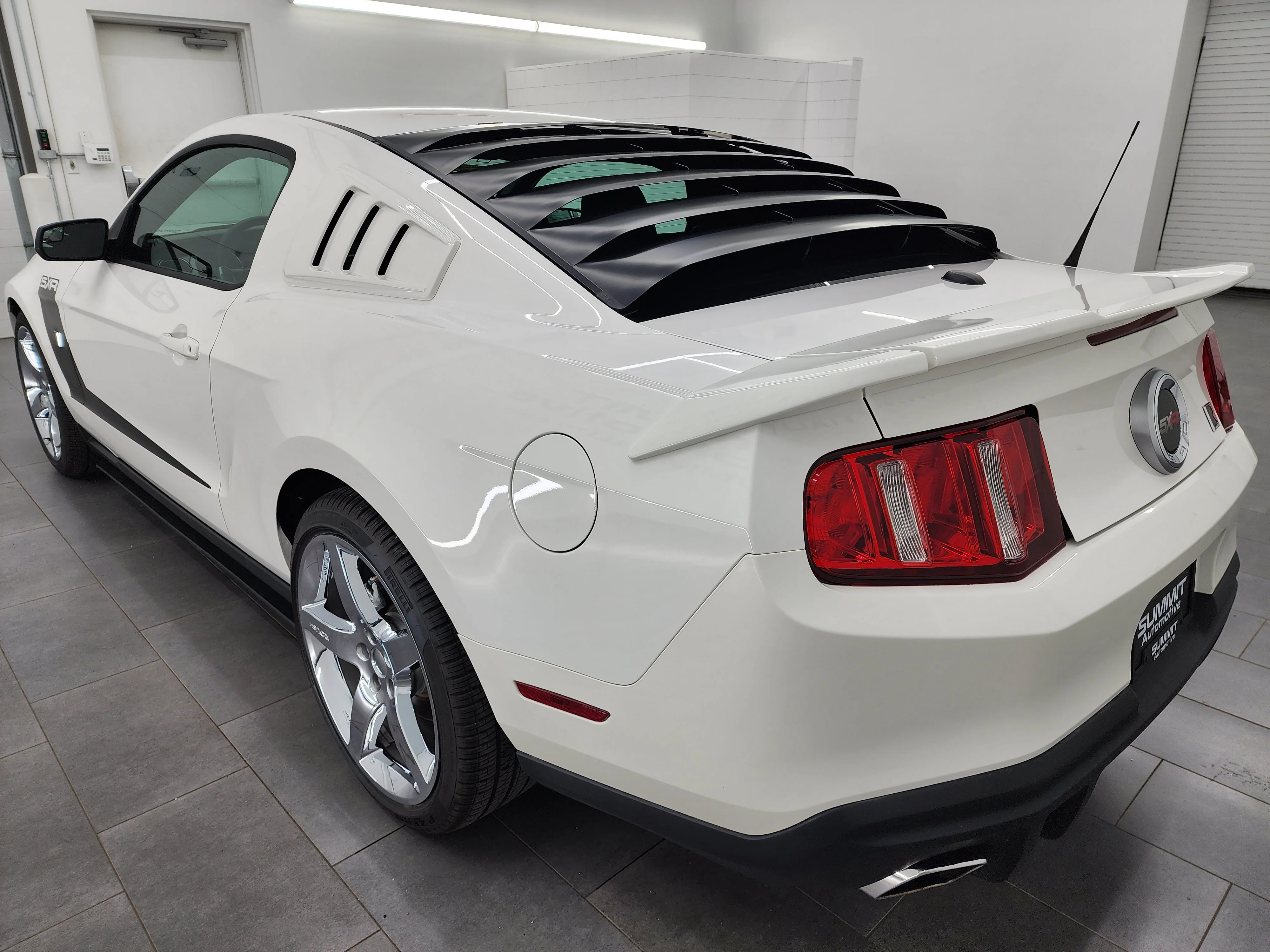 Used 2011 Performance White Ford GT Premium image 7