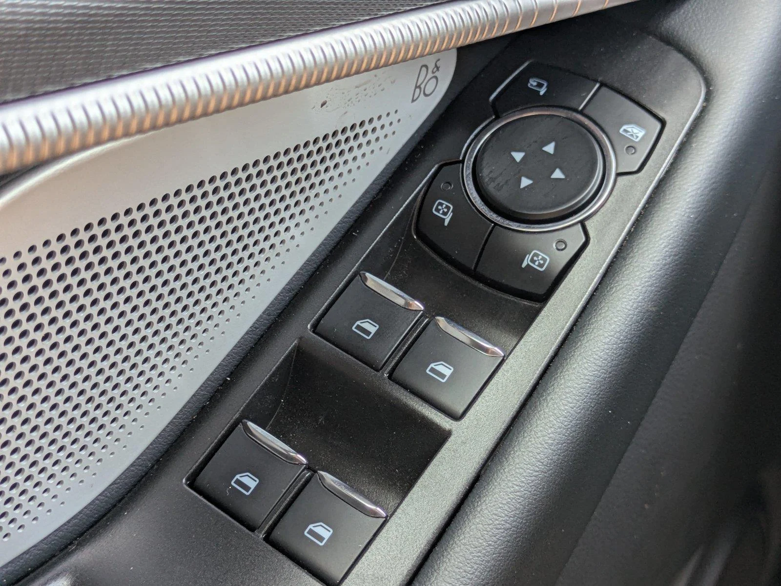 2025 Ford Explorer ST - Photo 30