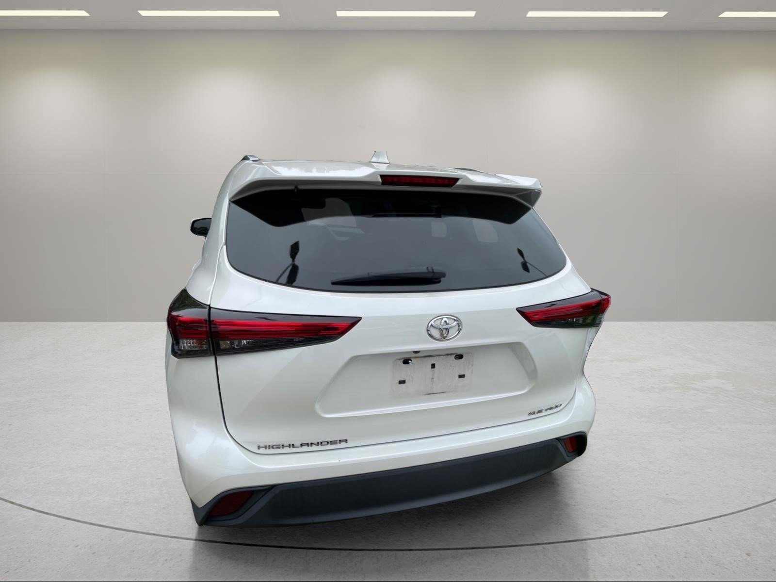 Used 2021 Blizzard Pearl Toyota XLE image 9