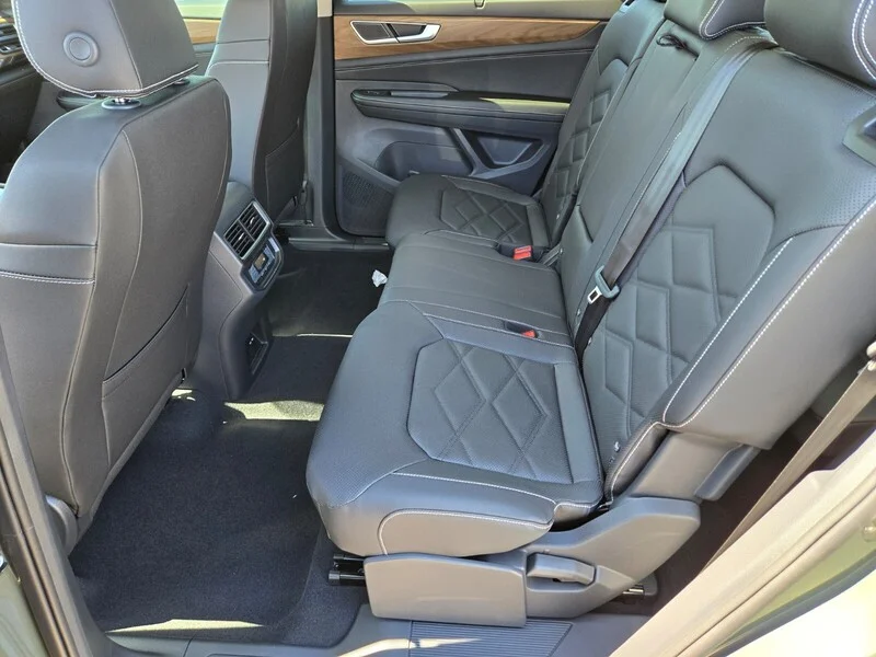 New 2026 Green Volkswagen 2.0T SE w/Technology image 7