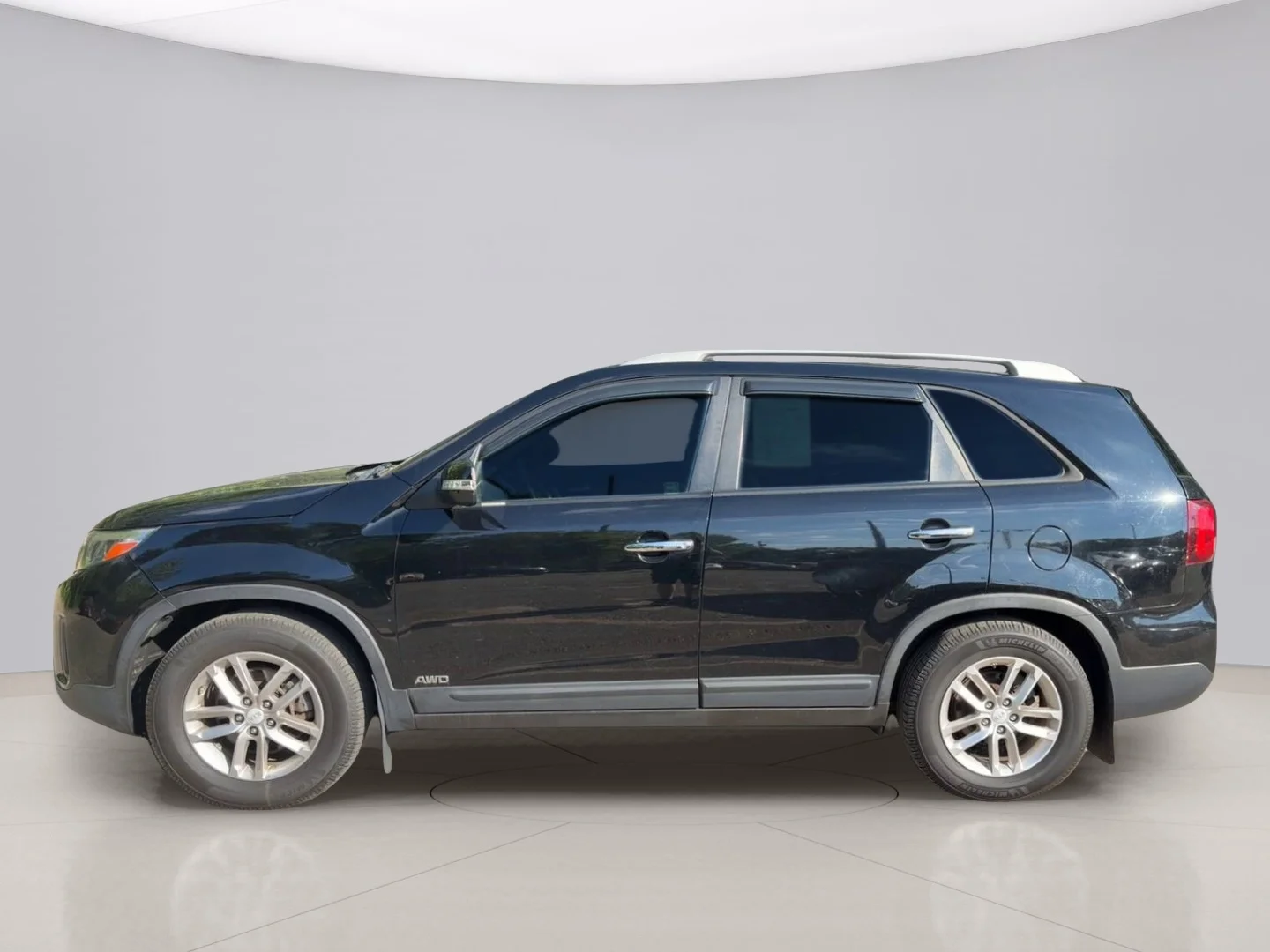 Used 2015 Gray Kia LX image 2