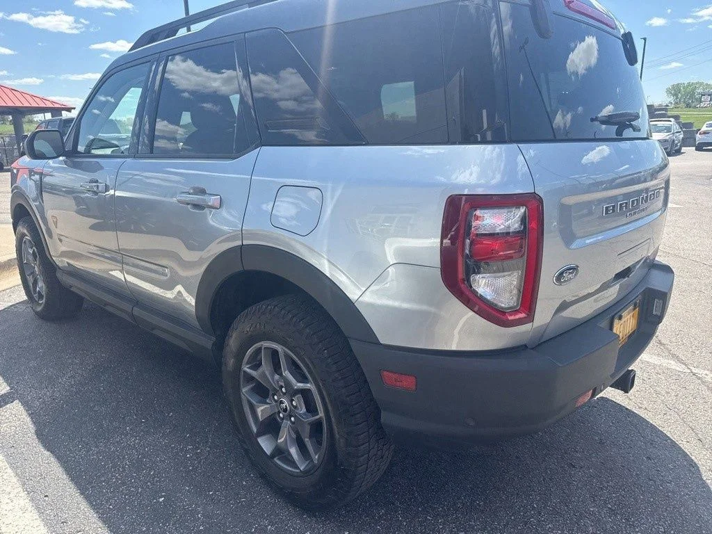 Used 2021 Silver Ford Badlands image 19