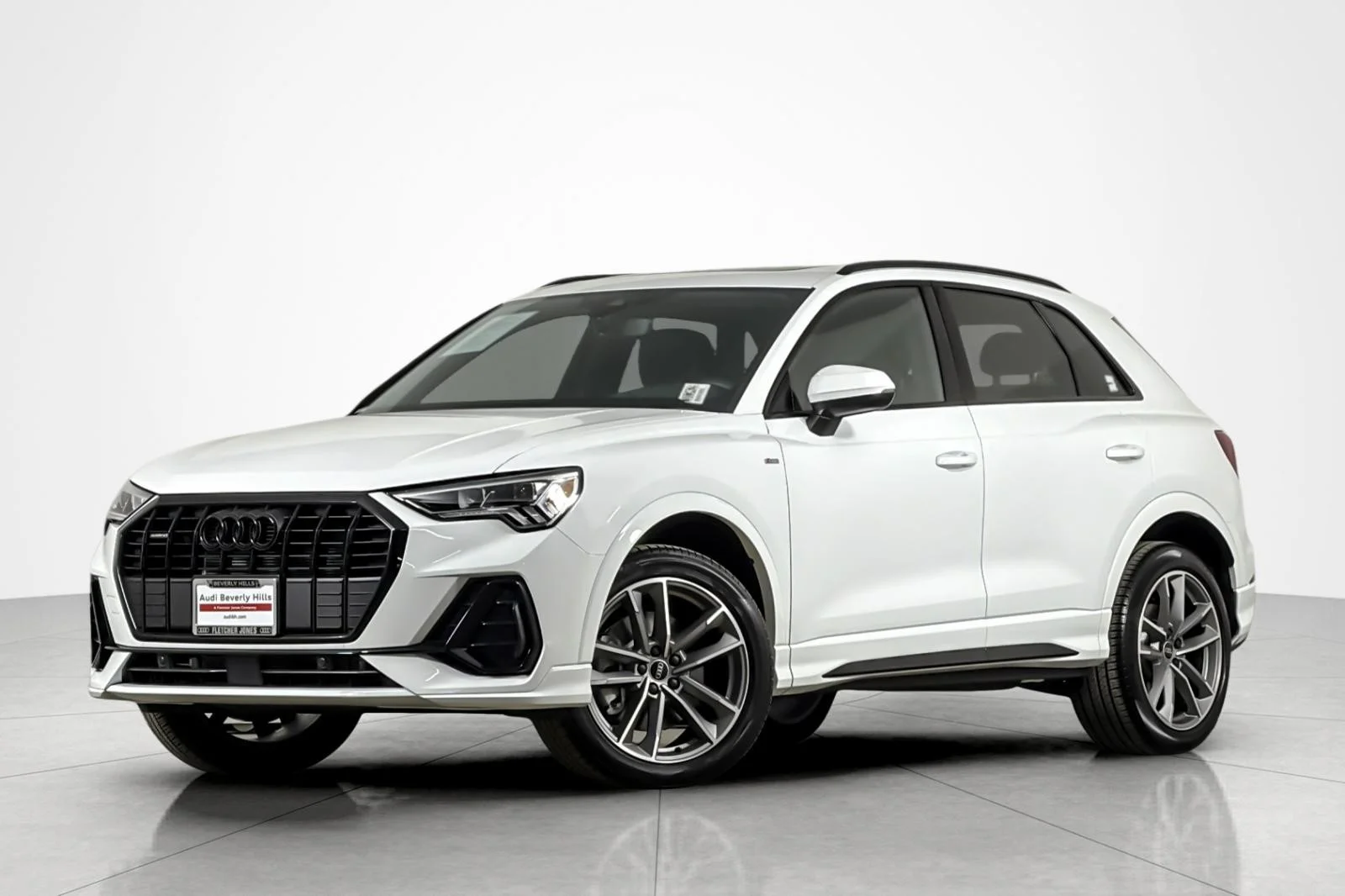 2025 Audi Q3 45 TFSI S Line Premium quattro's photo