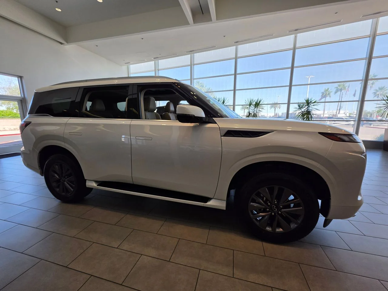 New 2026 RADIANT WHITE INFINITI Pure 4WD image 6