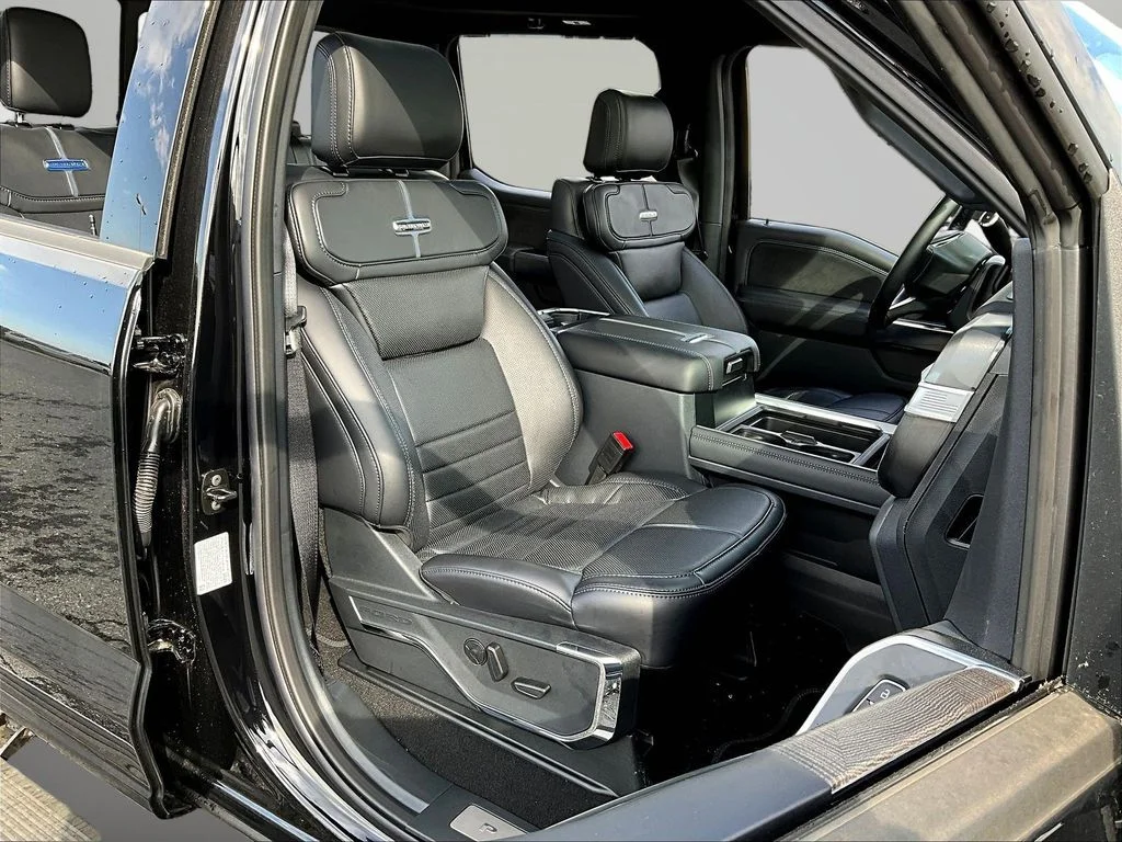 New 2025 Agate Black Metallic Ford F-250® Platinum® image 10