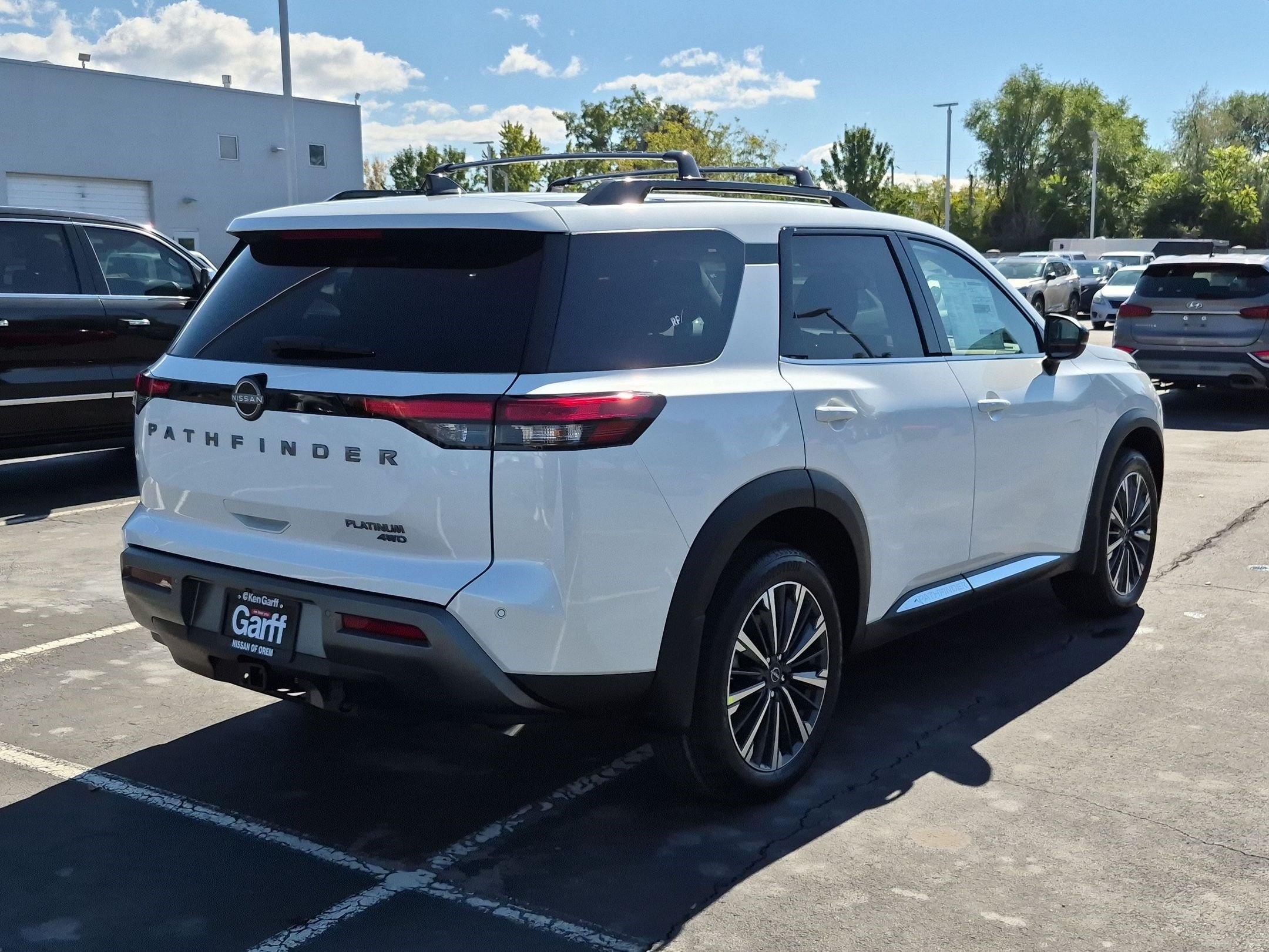 New 2026 Everest White Pearl TriCoat Nissan Platinum image 3