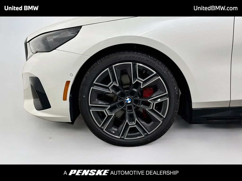 New 2027 Mineral White Metallic BMW xDrive40 image 2