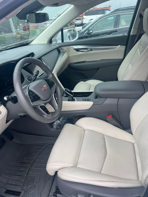 Used 2017 White Cadillac Premium Luxury image 3