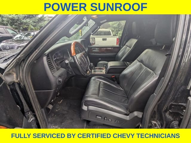 Used 2015 Black Lincoln Base image 13