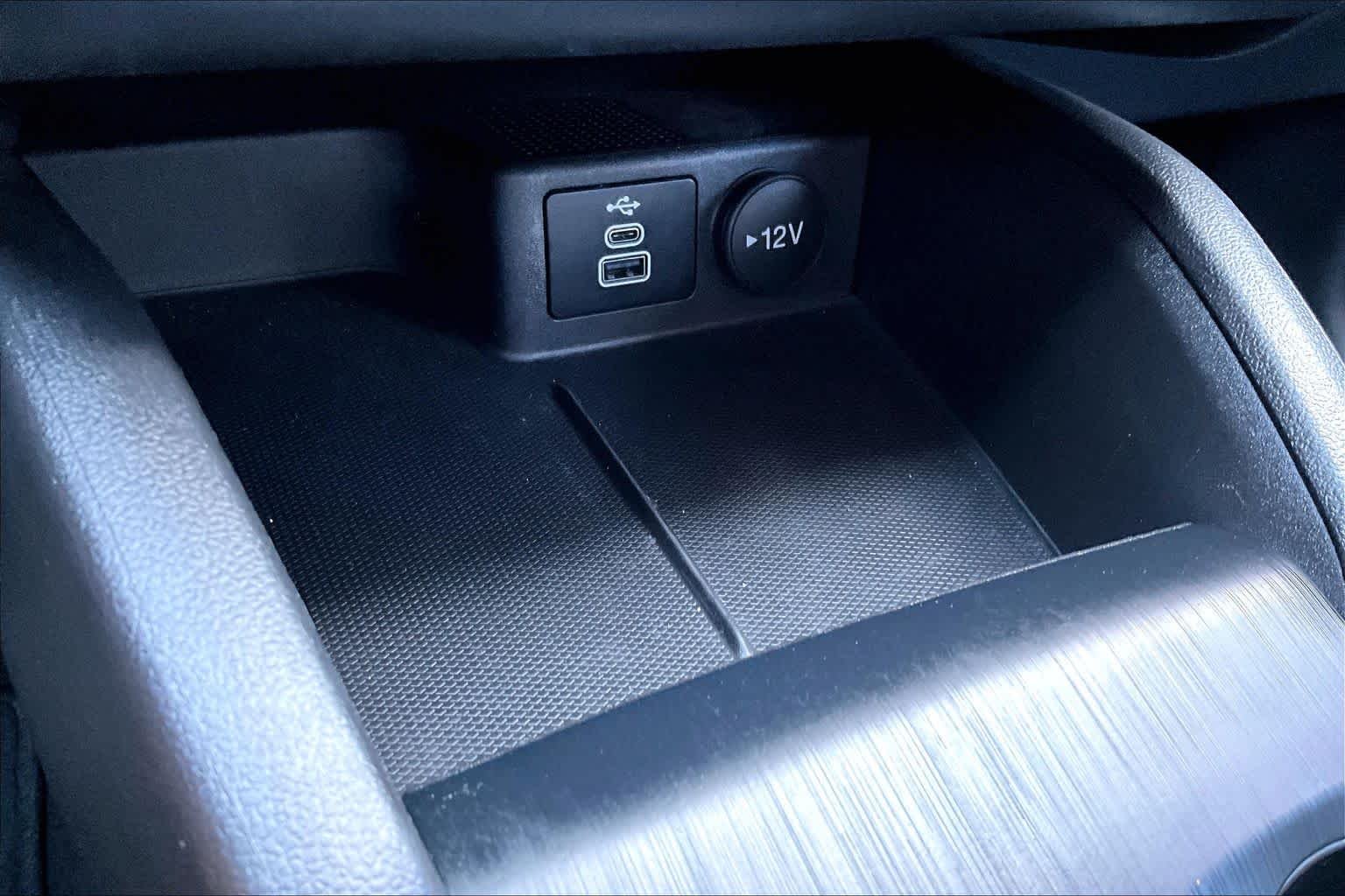 Used 2024 Agate Black Ford Active image 35