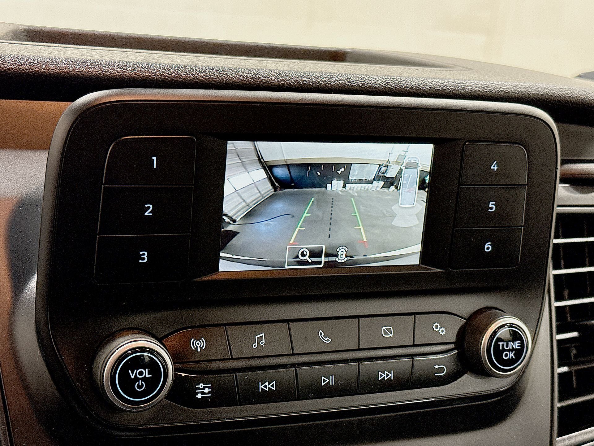 2020 Ford Transit Passenger Van XL - Photo 14
