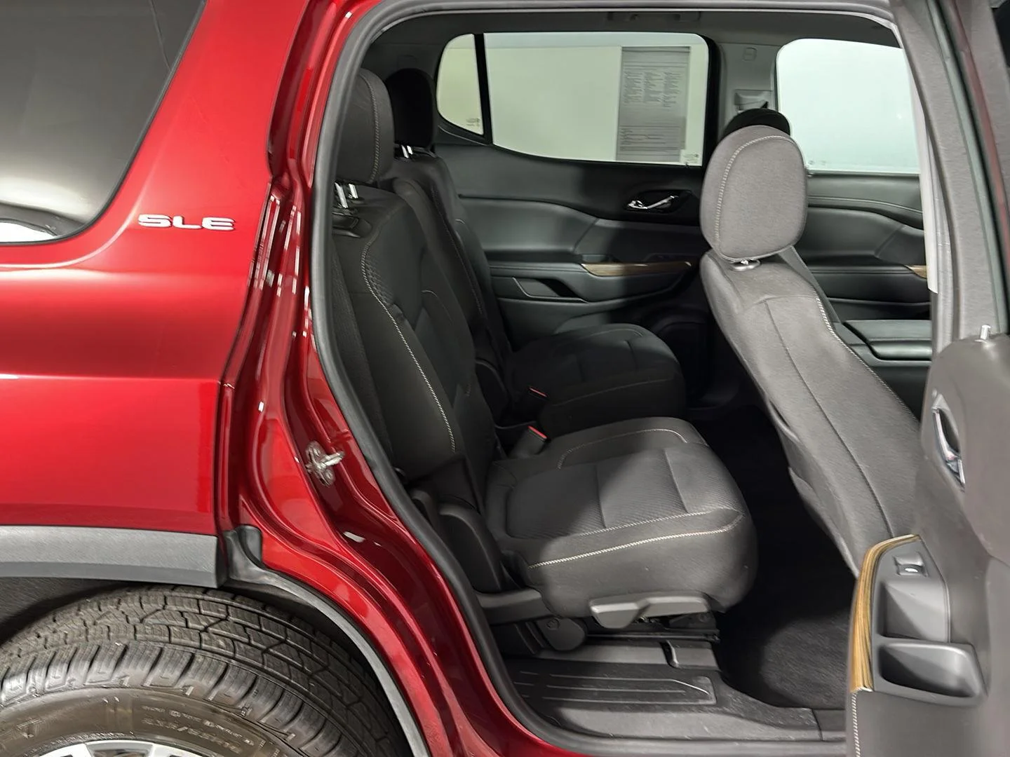 Used 2021 Cayenne Red Tintcoat GMC SLE image 30