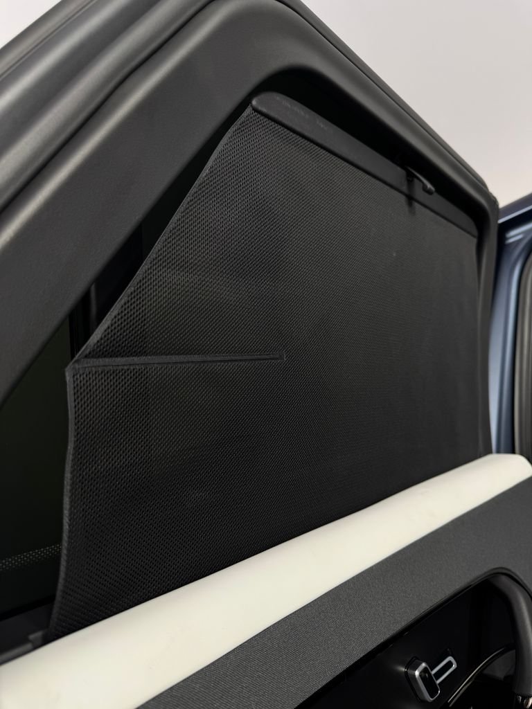 Used 2025 Velocity Blue SV Bespoke Ultra Metallic Satin Land Rover SV Edition Two image 36