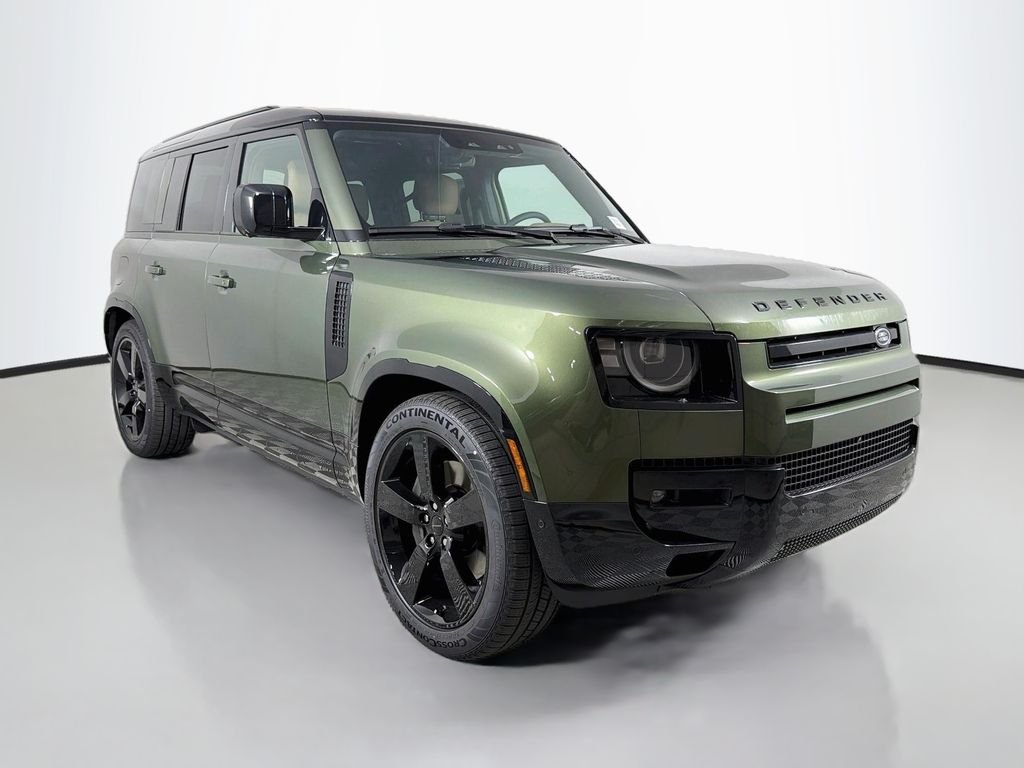 New 2026 Woolstone Green Land Rover X-Dynamic SE image 3