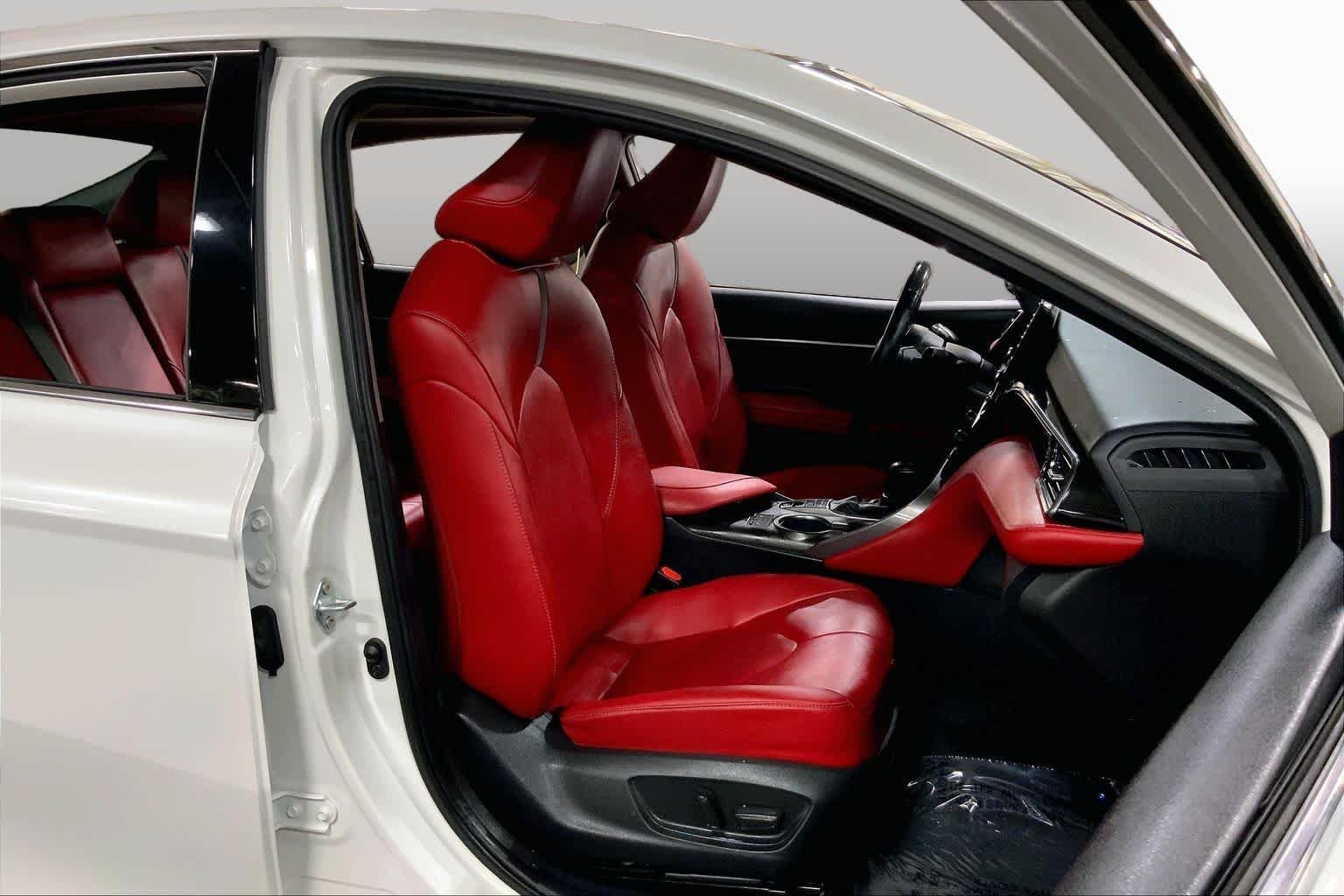 Used 2021 Wind Chill Pearl Toyota XSE image 9