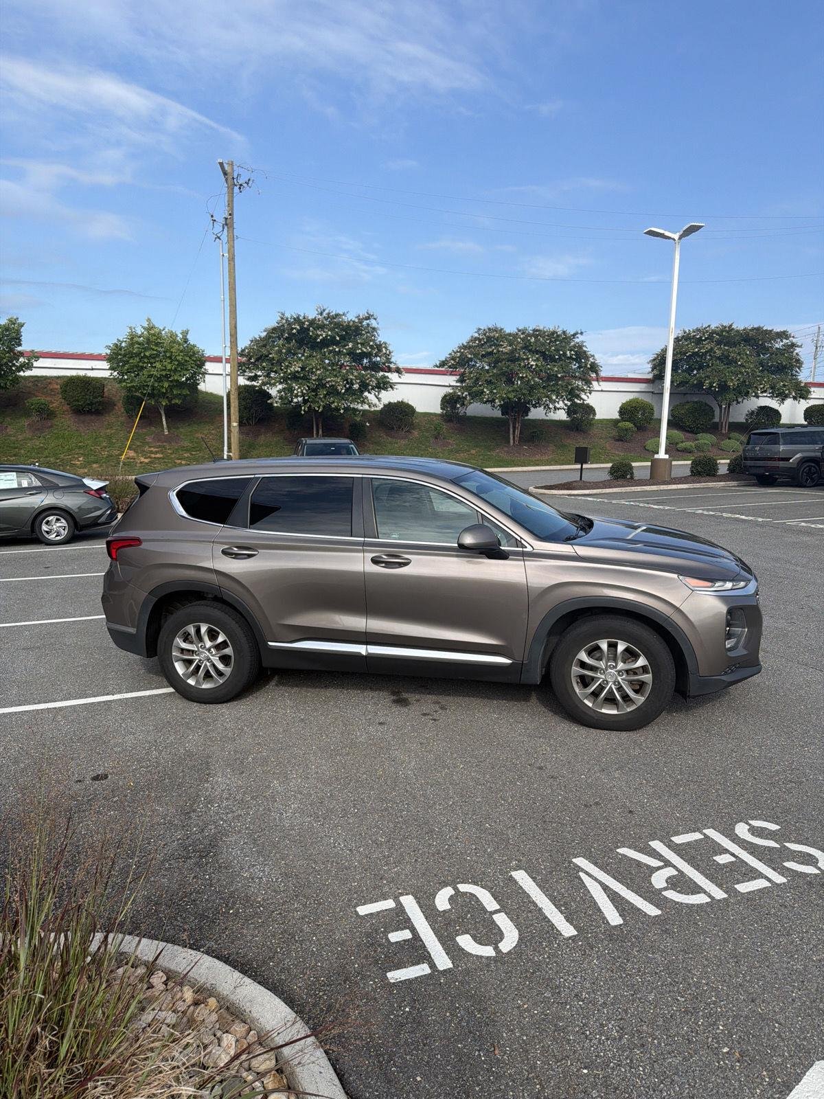 Used 2019 Earthy Bronze Hyundai SE image 5