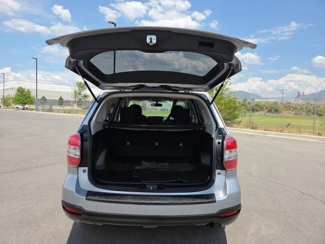 Used 2015 Ice Silver Metallic Subaru 2.5i image 16