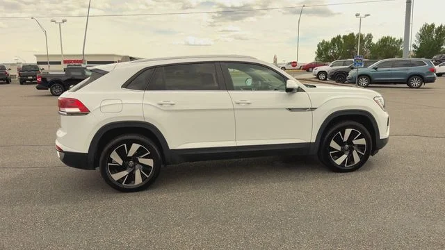 2025 Volkswagen Atlas Cross Sport SE w/Tech - Photo 9