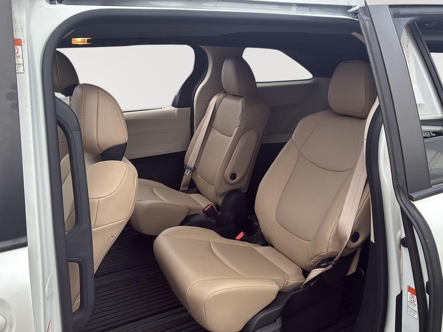 Used 2021 Blizzard Pearl Toyota XLE 7-Passenger image 4
