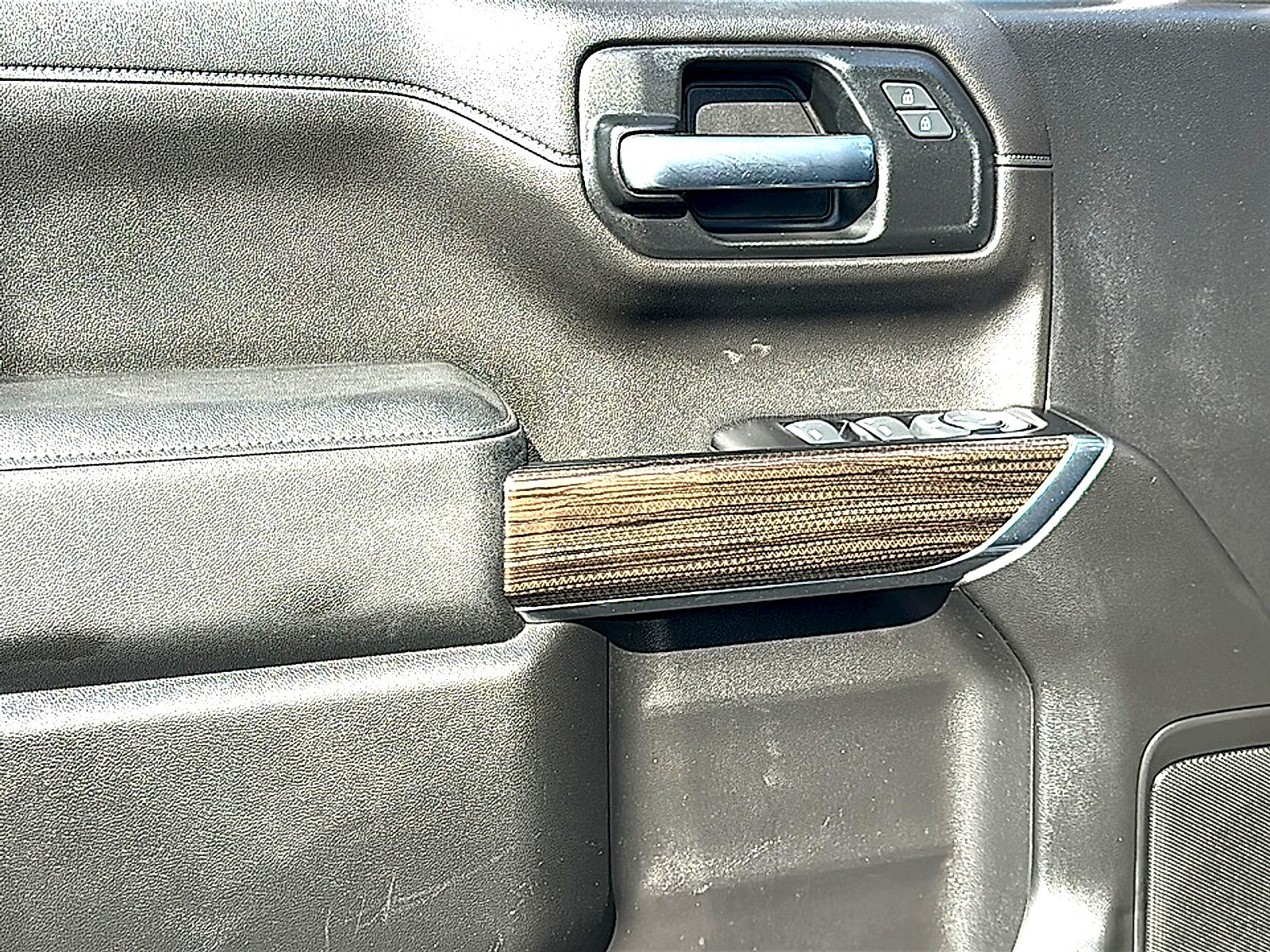 Used 2019 HAVANA BROWN METALLIC Chevrolet LT image 16