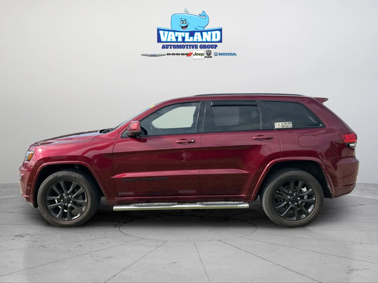 Used 2020 Velvet Jeep Altitude image 2