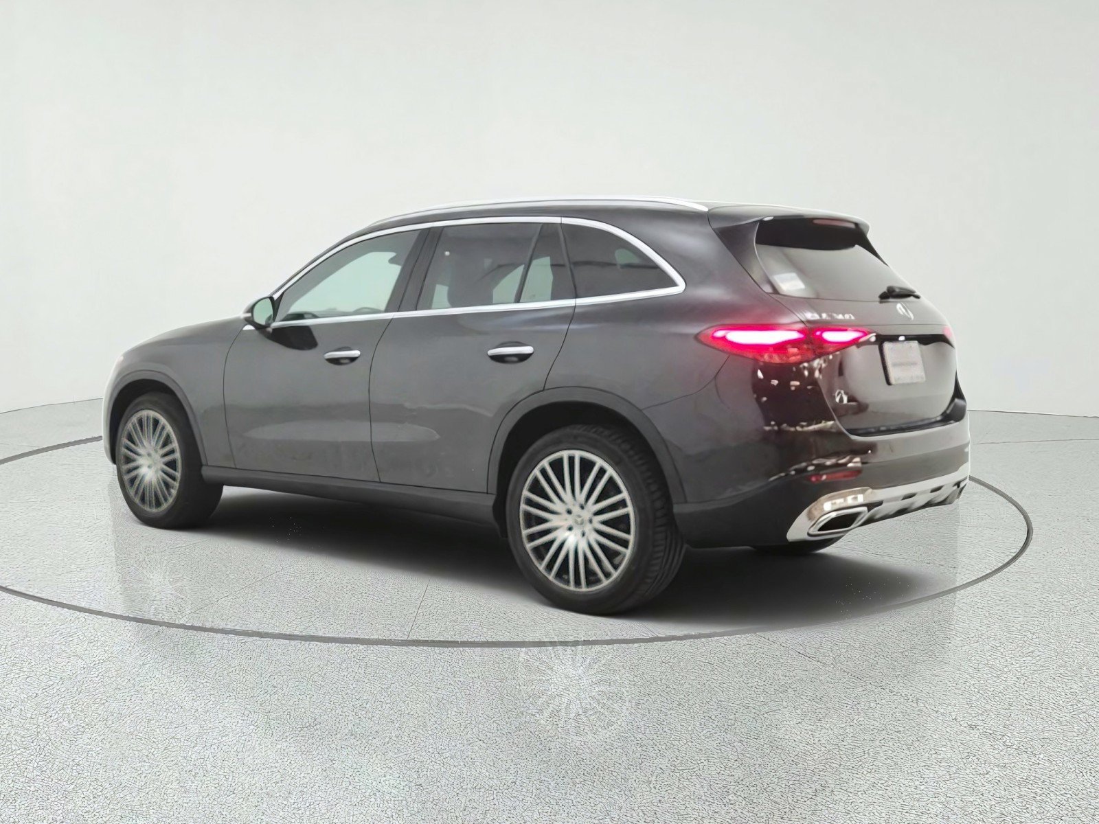 New 2027 Graphite Grey Metallic Mercedes-Benz GLC 300 SUV image 28