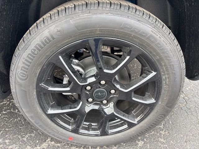 New 2026 Hydro Blue Pearlcoat Jeep Latitude image 28