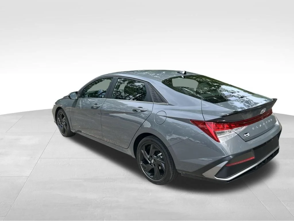 Used 2026 Gray Hyundai SEL Sport image 3