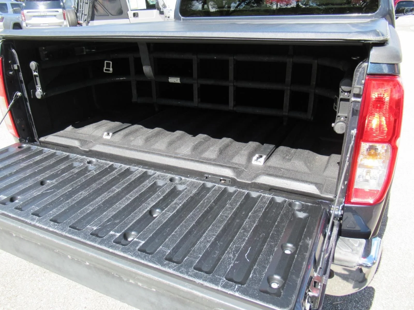 Used 2013 Blue Nissan SL image 31