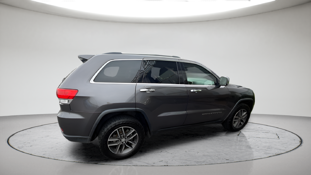 Used 2018 Gray Jeep Limited image 7