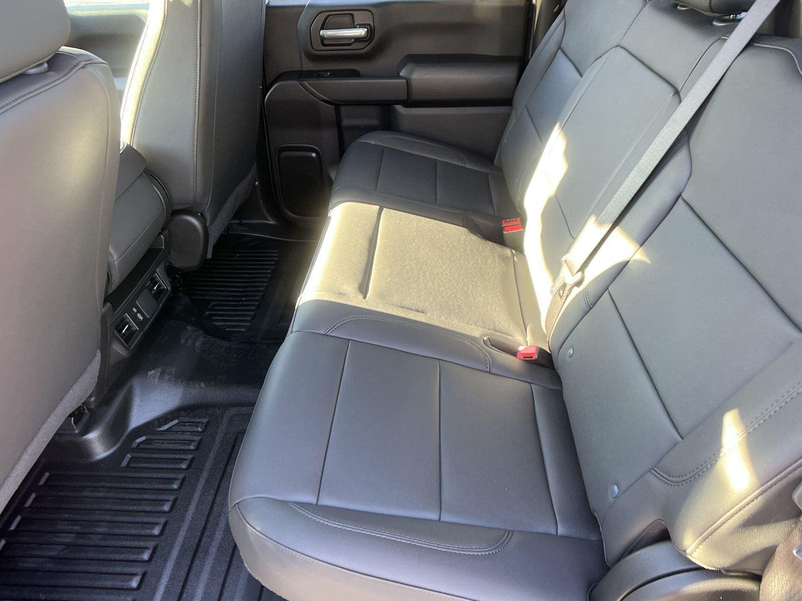 2025 GMC Sierra 3500 Chassis Cab Pro - Photo 19