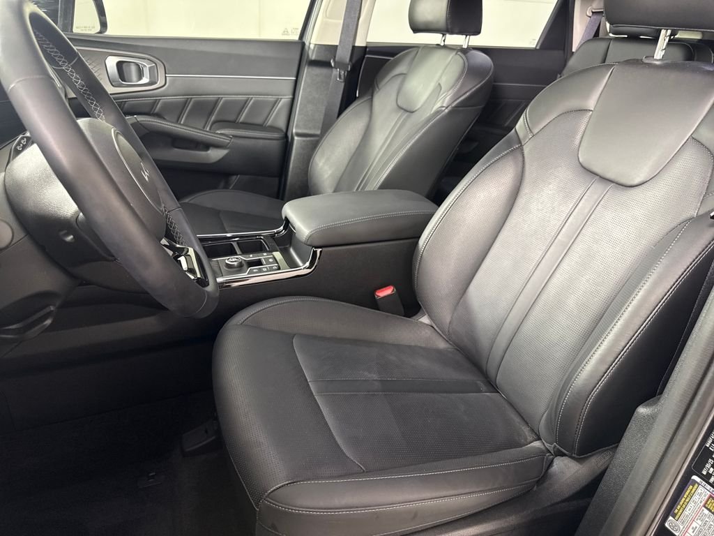 2025 Kia Sorento SX - Photo 11