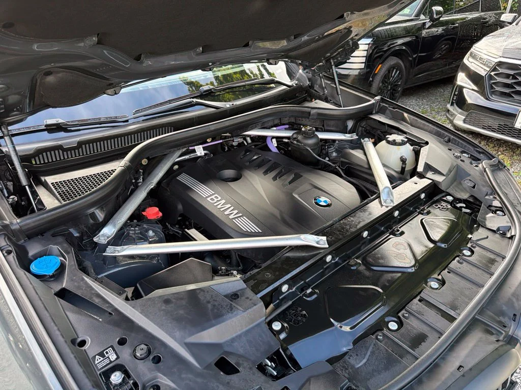 Used 2025 Gray BMW xDrive40i image 16