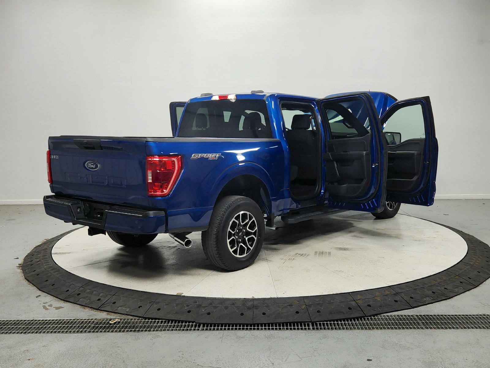 2022 Ford F-150 XLT - Photo 16