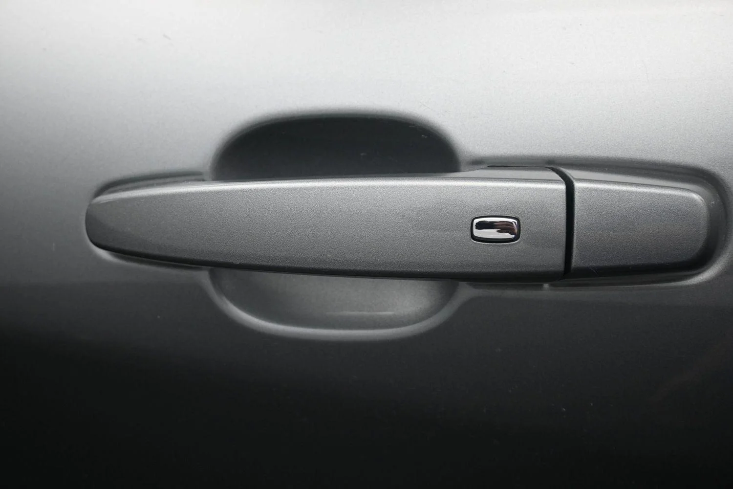 Used 2024 Sterling Gray Metallic Chevrolet LT image 17
