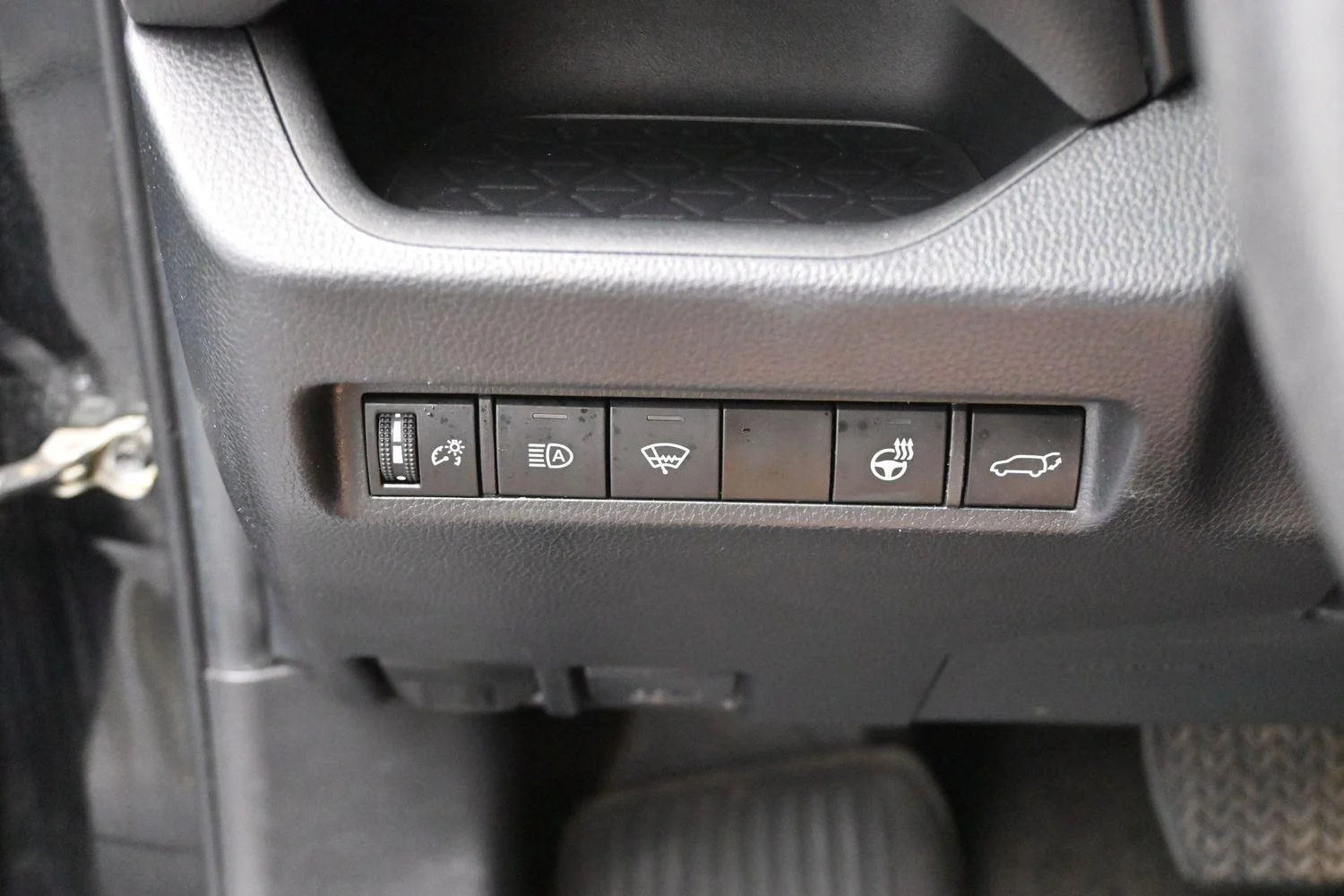 Used 2022 Midnight Black Metallic Toyota Adventure image 28