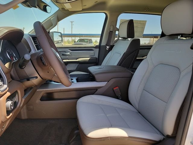 New 2026 Ivory White Tri-Coat Pearl-Coat Exterior Paint RAM Laramie image 12