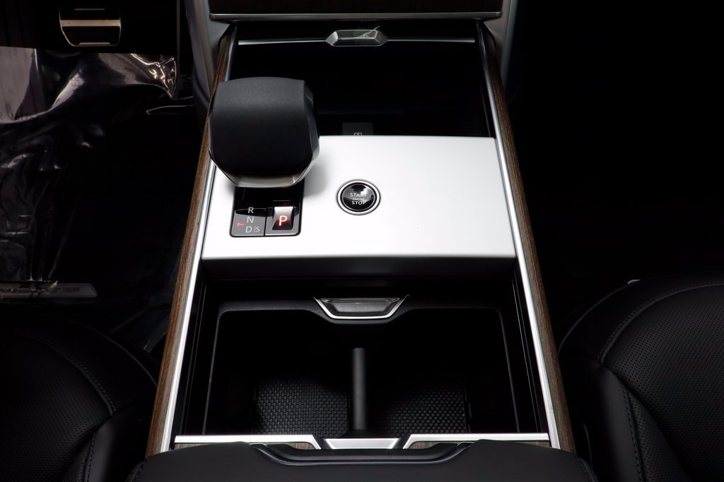 New 2025 Fuji White LAND ROVER SE PHEV image 13