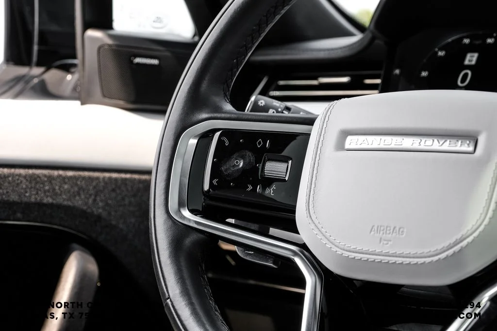 Used 2023 Fuji White Land Rover SE image 19