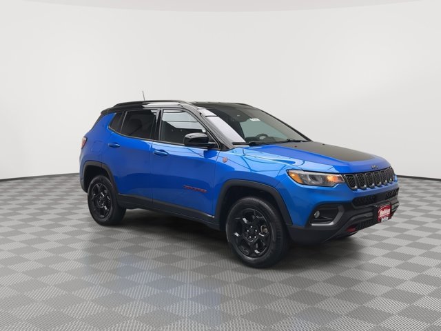 Used 2023 Laser Blue Pearlcoat Jeep Trailhawk image 29