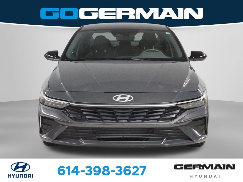 2025 Hyundai Elantra SEL - Photo 2