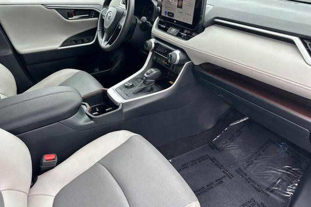 Certified Used 2025 MIDNIGHT BLACK METALLIC Toyota  image 20